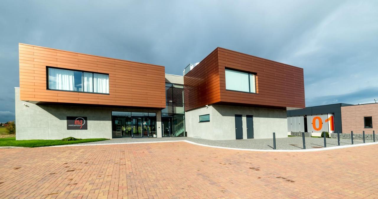 Mg Restaurace/Luxury Apartments Mladá Boleslav Exterior foto